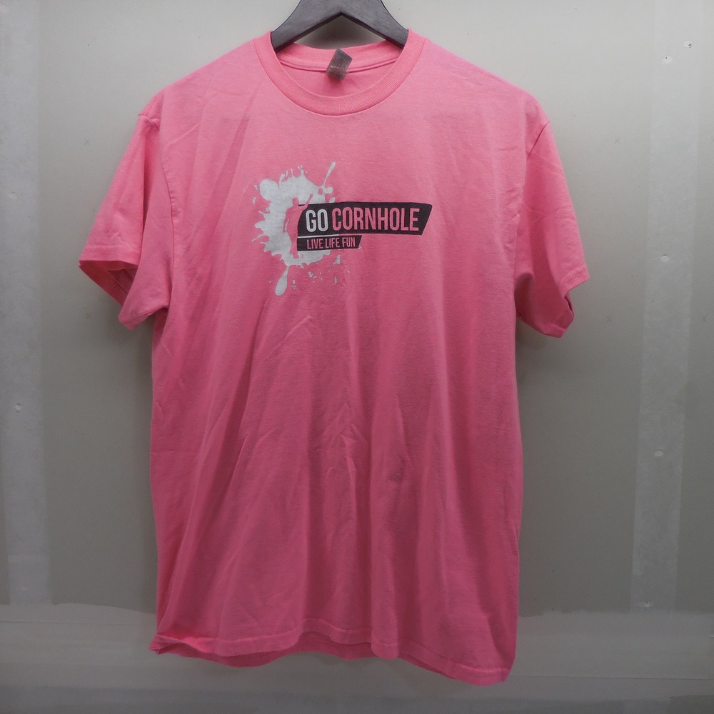 Gildan Pink Go Cornhole Live Life Fun Brewery T-Shirt Mens Medium Spring 2023